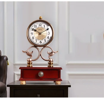 Часы для гостиной в новом китайском стиле Винтажные часы Домашний стол в старом стиле Творческая личность Настольные часы Подвеска в американском стиле